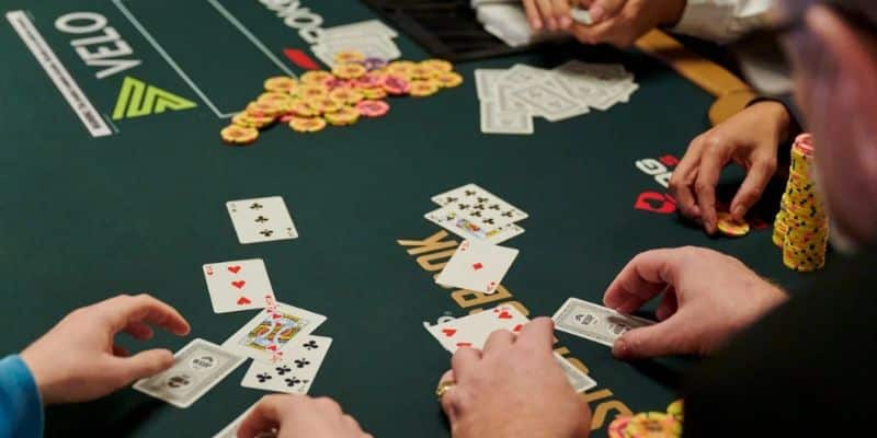 Luyện Tập Khả Năng Đọc Vị Đối Thủ Trong Sòng Bài 4 Tiến hành lập hồ sơ đối thủ - đọc vị đối thủ