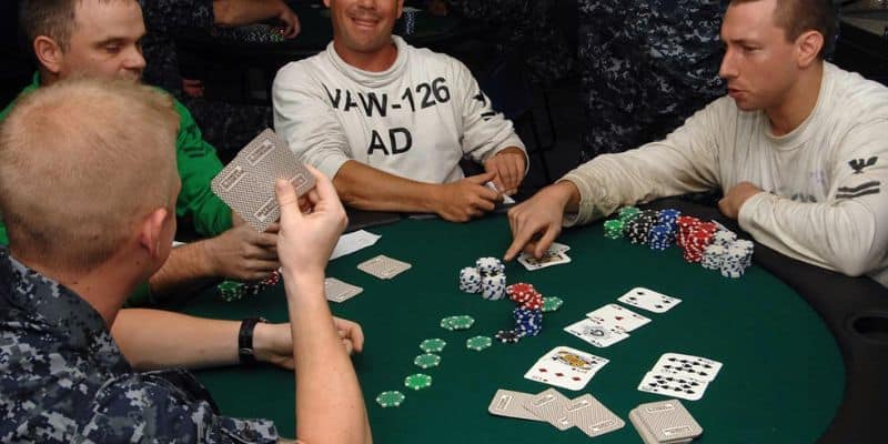Chiến Thuật Đánh Poker Hiệu Quả Từ A - Z Cho Cược Thủ 2 Nắm bắt tâm lý đối phương là bí kíp cá cược hiệu quả nhất